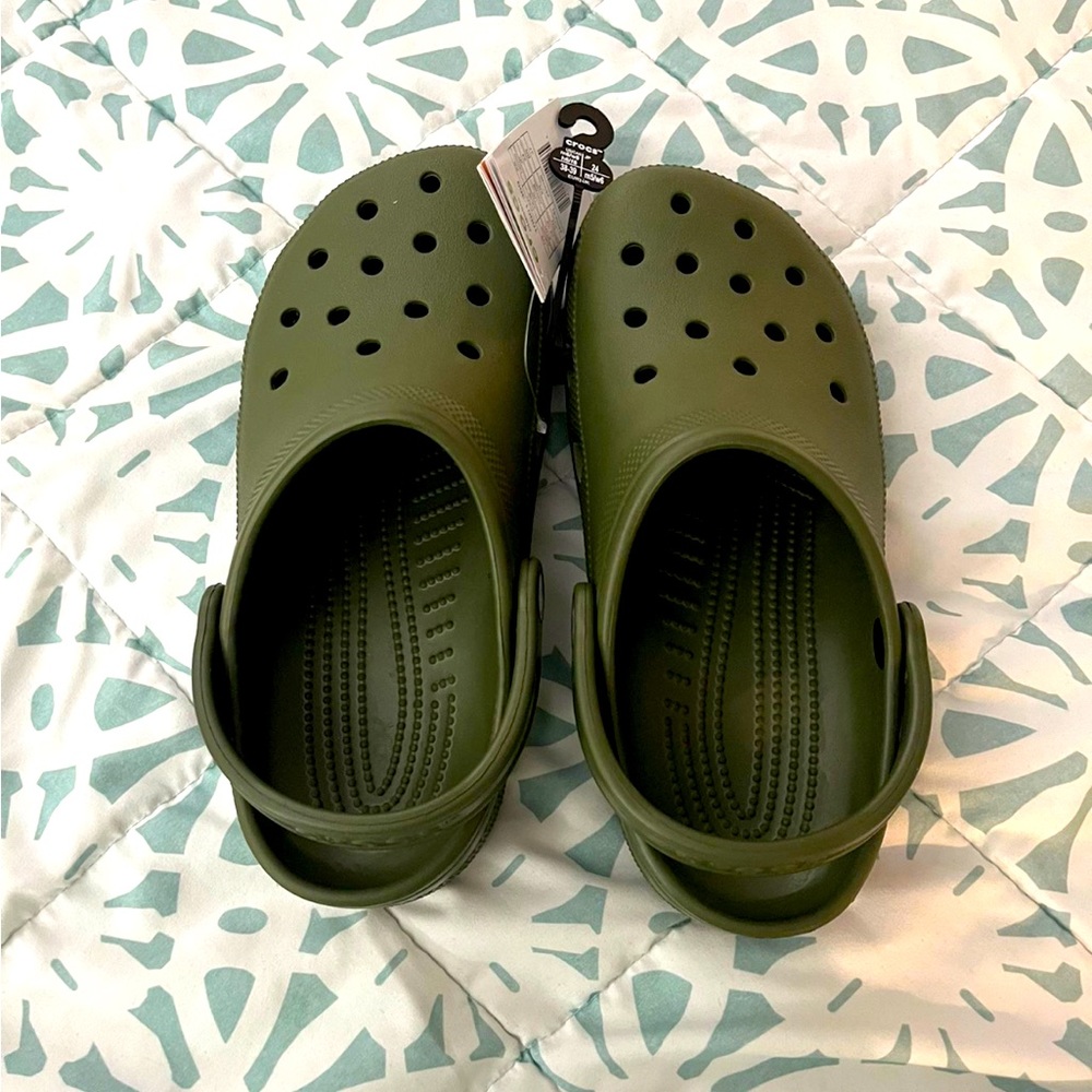 New w/tags olive green CROCS.